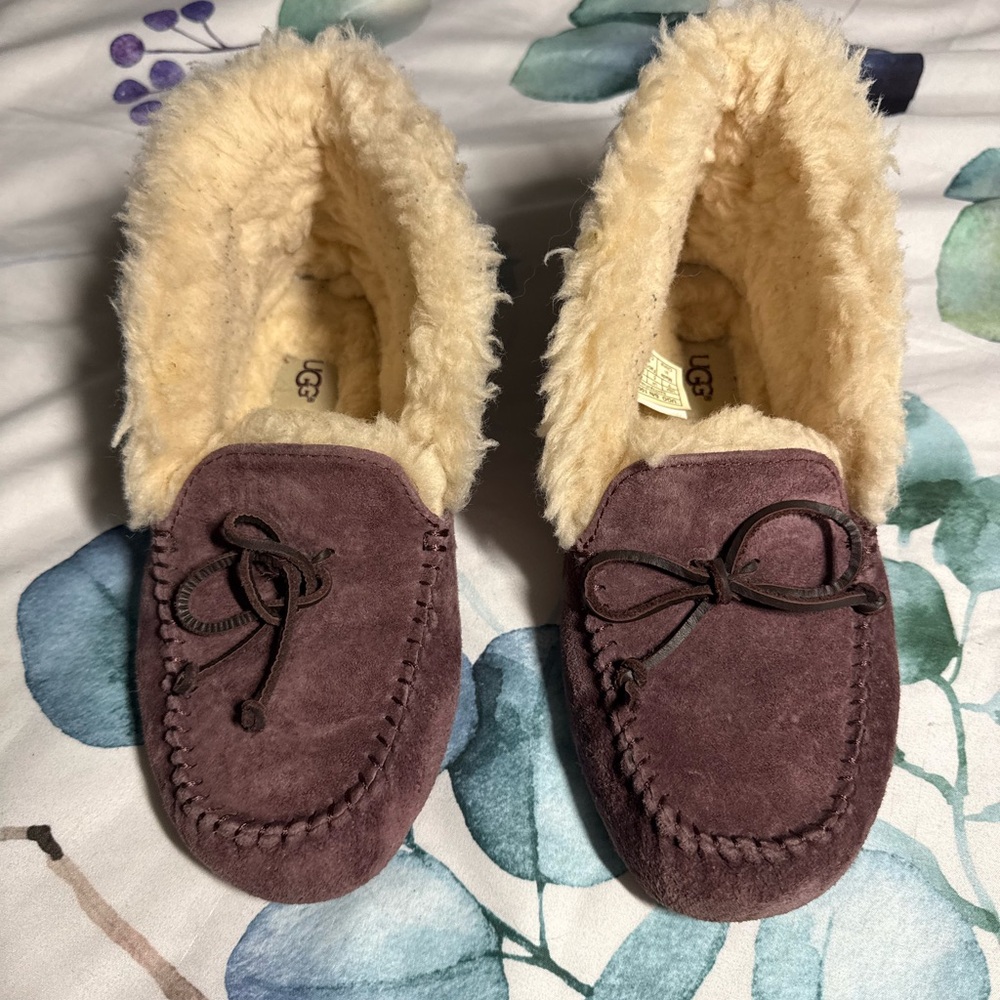 UGG Purple and Cream Fleece Slippers Like New Size 7